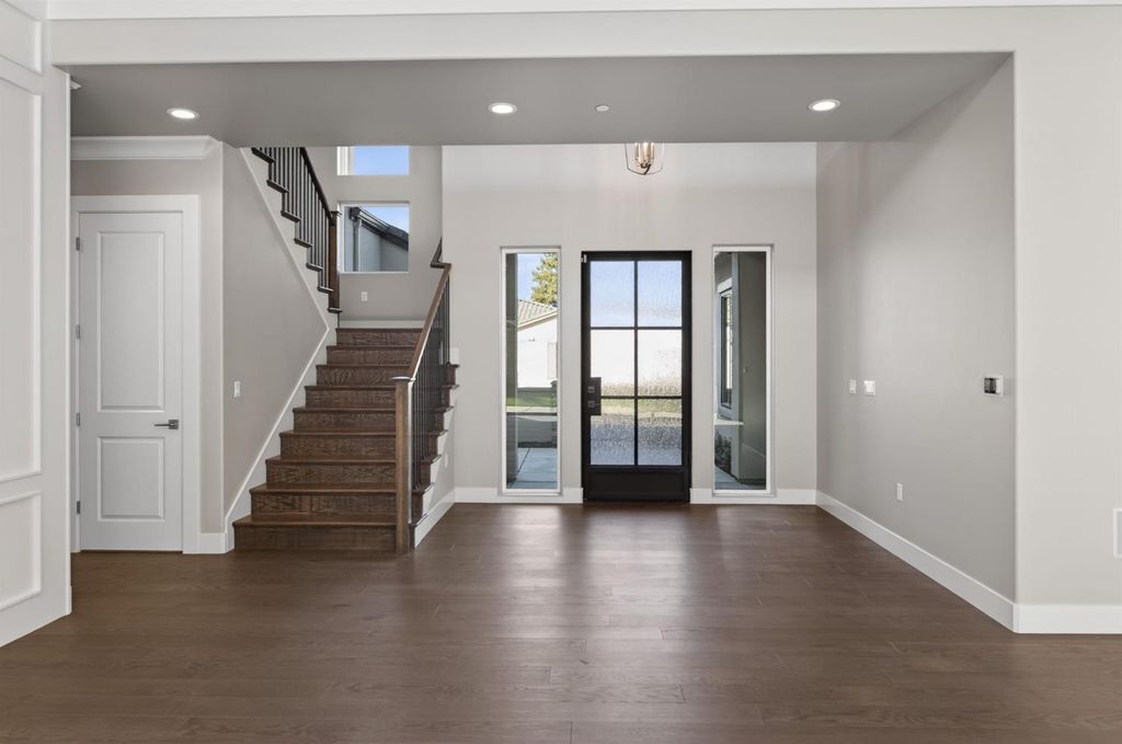 Image 6 of property listing at 11610 N Range View Drive, Fresno, CA 93730