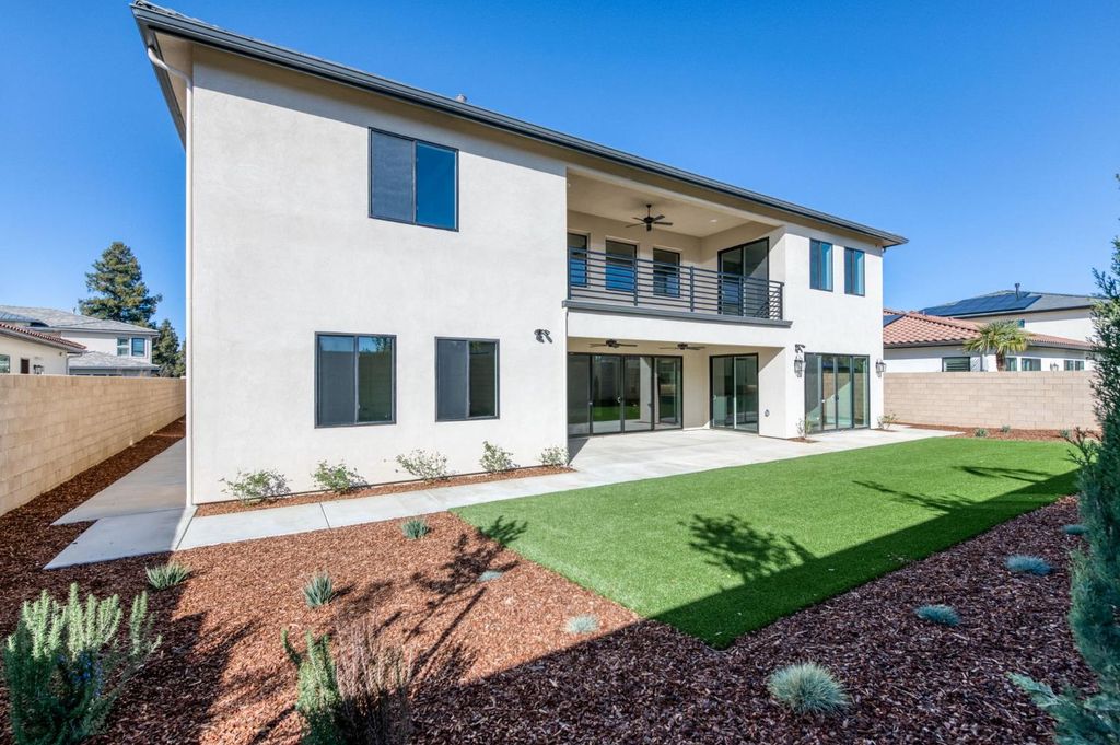 Image 60 of property listing at 11610 N Range View Drive, Fresno, CA 93730