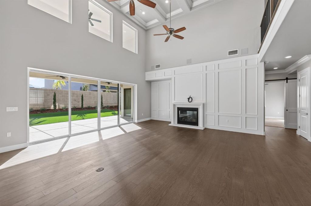 Image 9 of property listing at 11610 N Range View Drive, Fresno, CA 93730