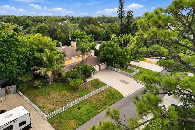 2429 WHIPPOORWILL CIRCLE, Sarasota, FL 34231