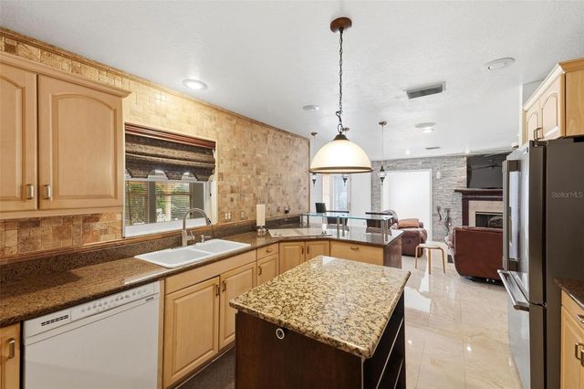 2429 WHIPPOORWILL CIRCLE, Sarasota, FL 34231