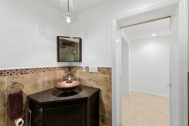 2429 WHIPPOORWILL CIRCLE, Sarasota, FL 34231
