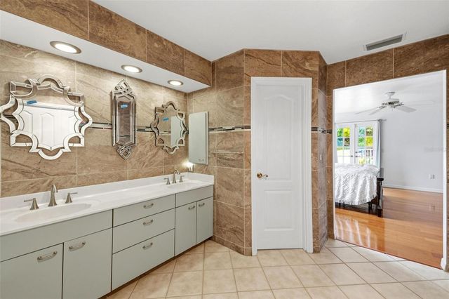 2429 WHIPPOORWILL CIRCLE, Sarasota, FL 34231