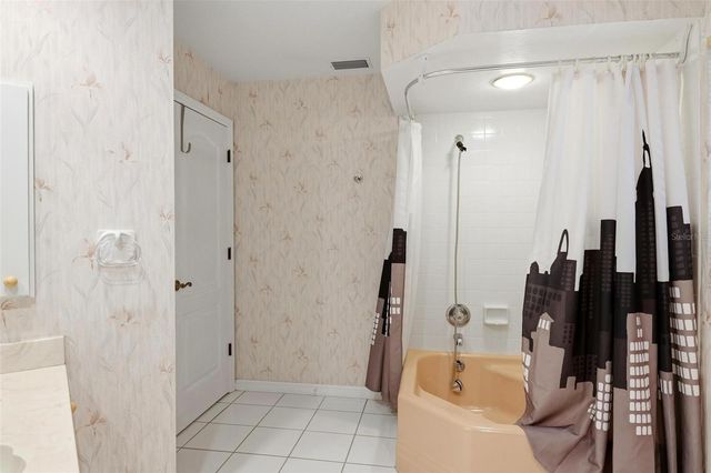 2429 WHIPPOORWILL CIRCLE, Sarasota, FL 34231