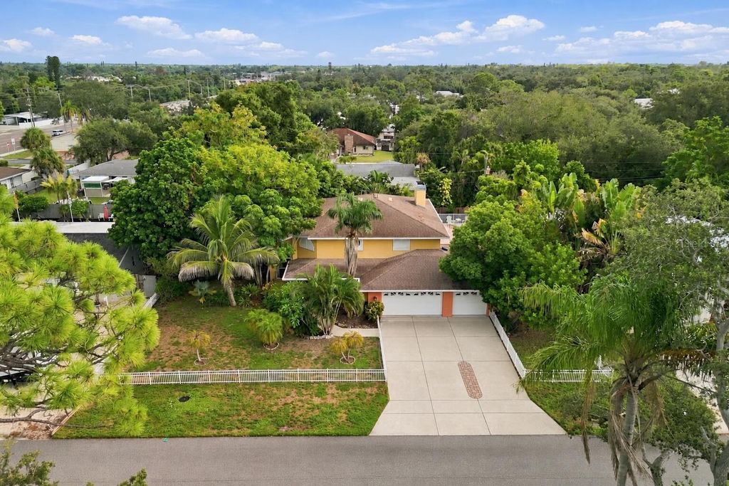 2429 WHIPPOORWILL CIRCLE, Sarasota, FL 34231