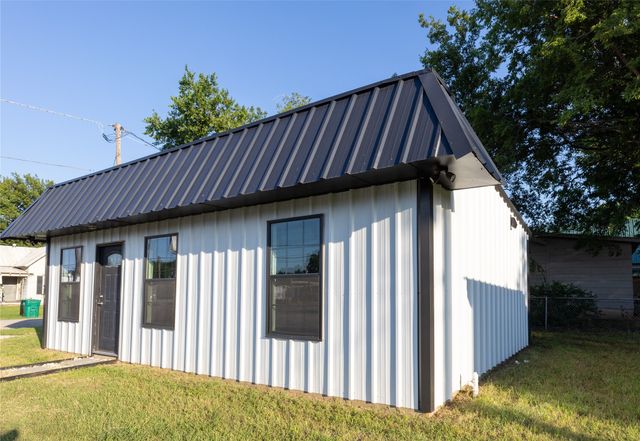 315 E Omega, Henrietta, TX 76365