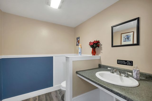 138 New Hampshire Route 175A, Holderness, NH 03245