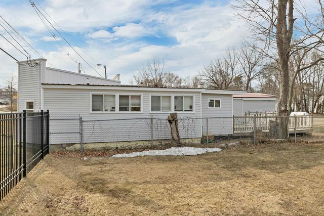 138 New Hampshire Route 175A, Holderness, NH 03245