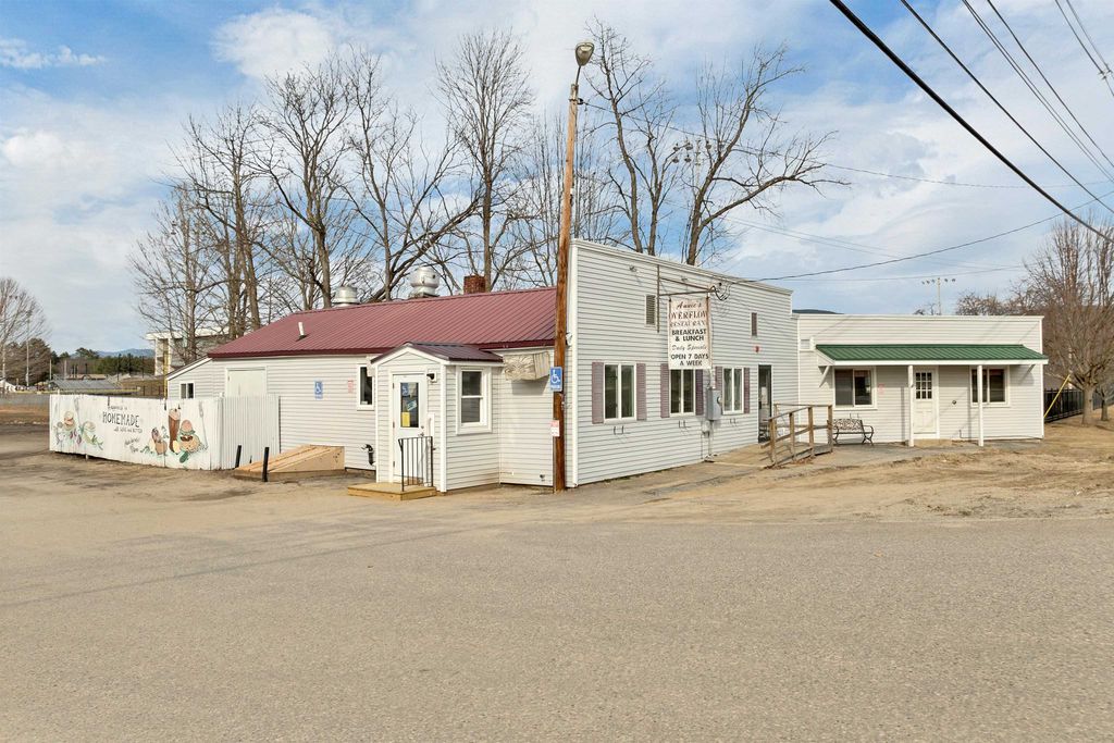 138 New Hampshire Route 175A, Holderness, NH 03245