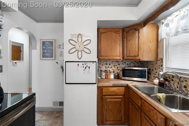 1826 Whittlesey Street, Flint, MI 48503