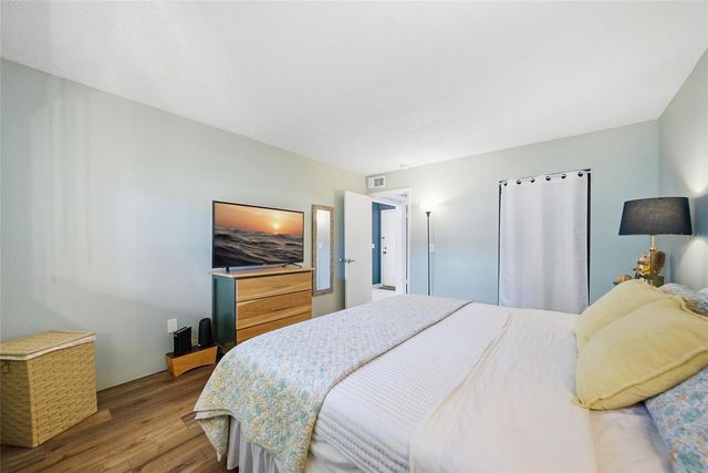 13717 MISSION OAKS BOULEVARD, Seminole, FL 33776