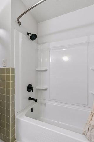 401 Mission Road W, Bloomington, MN 55420