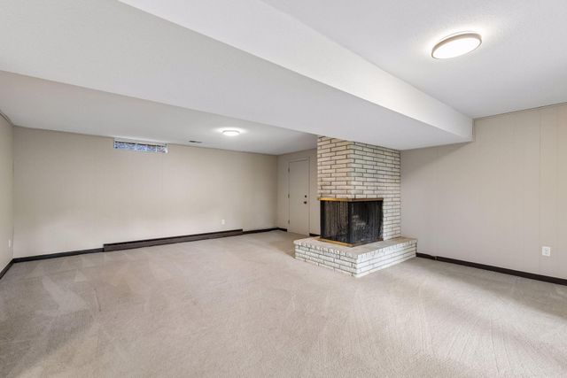 401 Mission Road W, Bloomington, MN 55420