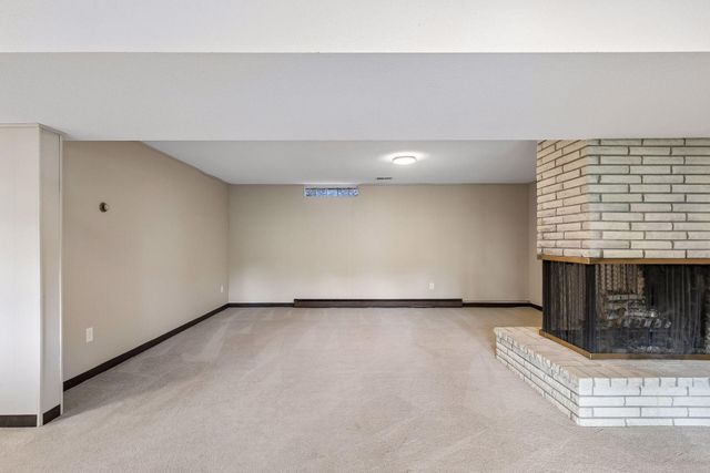 401 Mission Road W, Bloomington, MN 55420