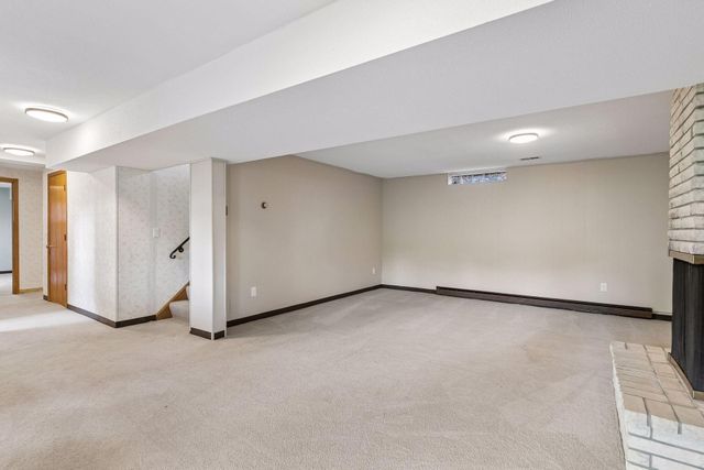401 Mission Road W, Bloomington, MN 55420