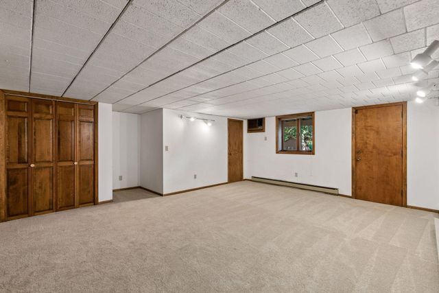401 Mission Road W, Bloomington, MN 55420