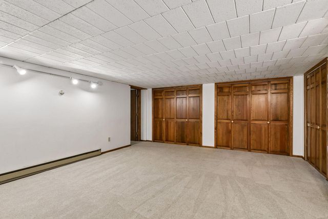 401 Mission Road W, Bloomington, MN 55420