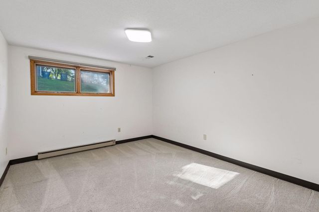 401 Mission Road W, Bloomington, MN 55420