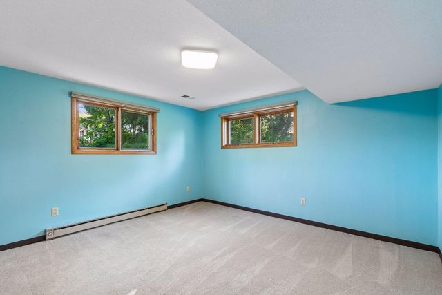 401 Mission Road W, Bloomington, MN 55420