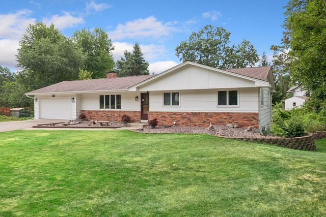 401 Mission Road W, Bloomington, MN 55420