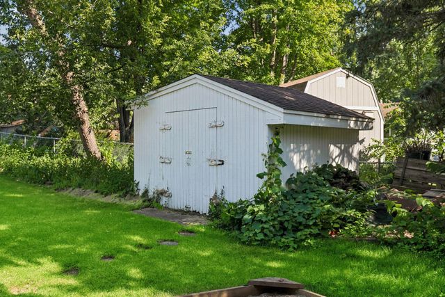 401 Mission Road W, Bloomington, MN 55420