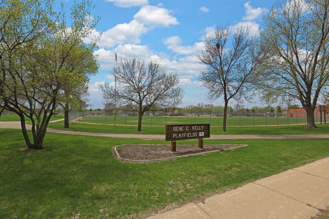 401 Mission Road W, Bloomington, MN 55420