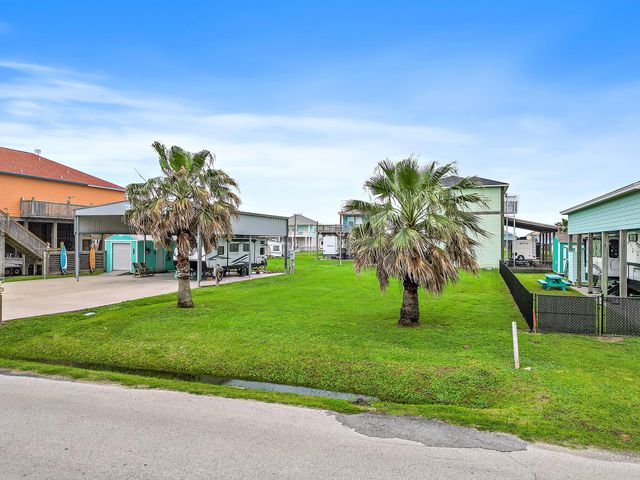 883 East Road, Crystal Beach, TX 77650
