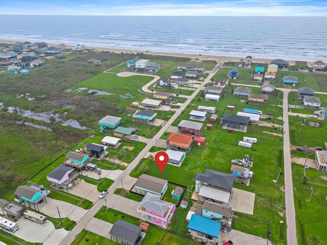 883 East Road, Crystal Beach, TX 77650