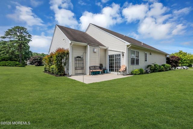 12 Winding River Court, Lakewood, NJ 08701