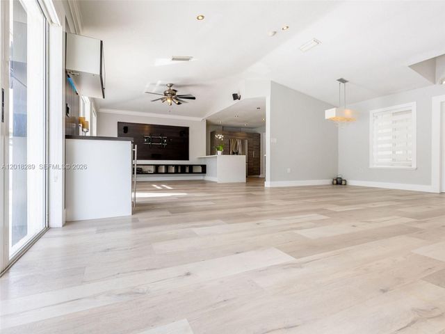 16894 Crestview Ln 0, Weston, FL 33326