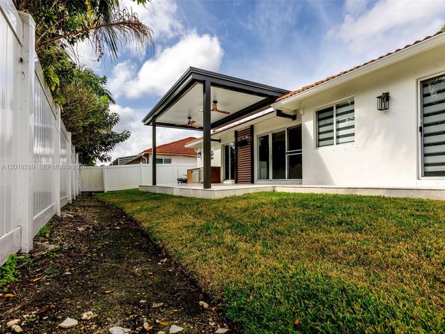 16894 Crestview Ln 0, Weston, FL 33326