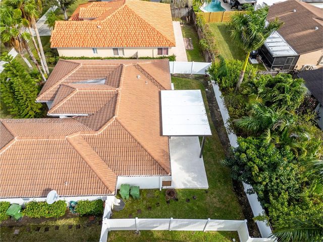 16894 Crestview Ln 0, Weston, FL 33326
