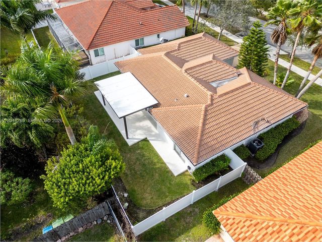 16894 Crestview Ln 0, Weston, FL 33326
