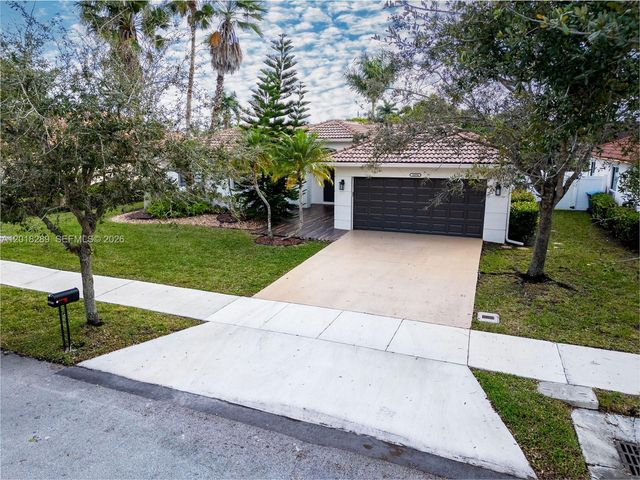16894 Crestview Ln 0, Weston, FL 33326