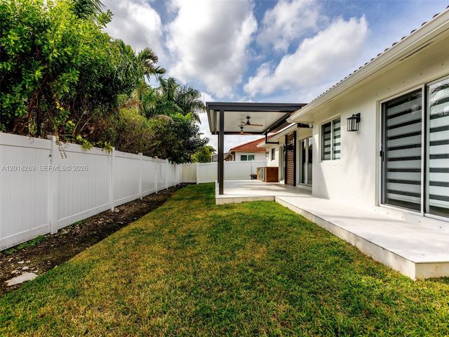 16894 Crestview Ln 0, Weston, FL 33326