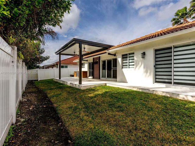 16894 Crestview Ln 0, Weston, FL 33326