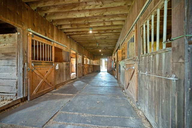 131 South Road, Deerfield, NH 03037