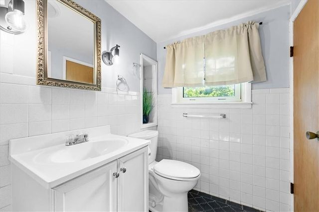 7923 Jarboe Street, Kansas City, MO 64114