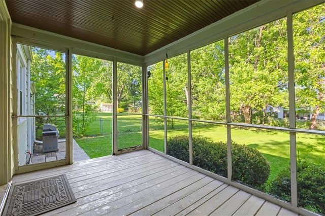 7923 Jarboe Street, Kansas City, MO 64114