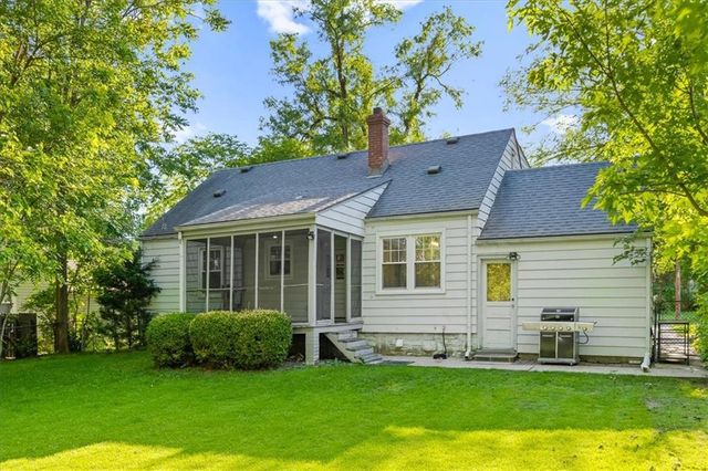 7923 Jarboe Street, Kansas City, MO 64114