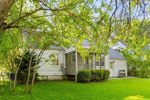 7923 Jarboe Street, Kansas City, MO 64114