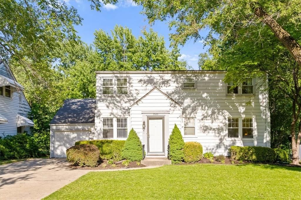 7923 Jarboe Street, Kansas City, MO 64114
