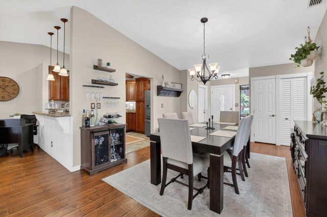 41 Mayfair Lane, Boynton Beach, FL 33426