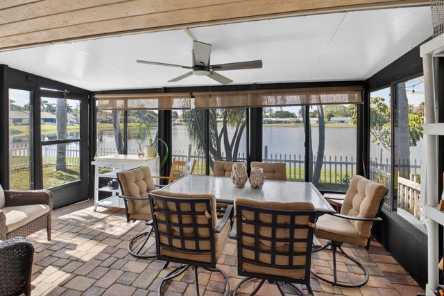 41 Mayfair Lane, Boynton Beach, FL 33426