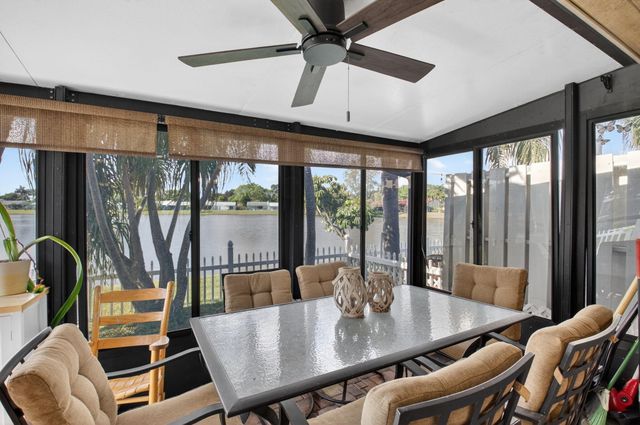 41 Mayfair Lane, Boynton Beach, FL 33426