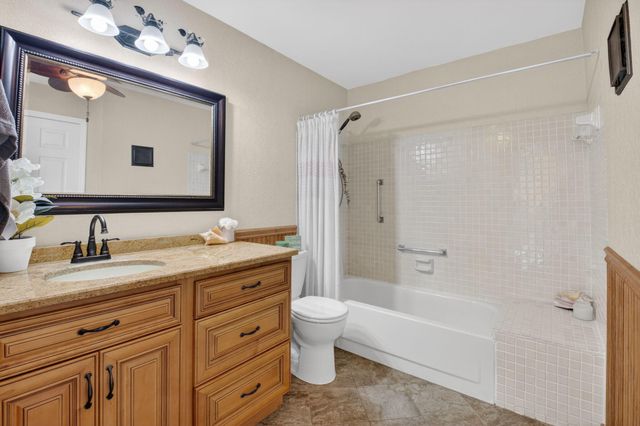 41 Mayfair Lane, Boynton Beach, FL 33426