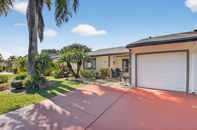 41 Mayfair Lane, Boynton Beach, FL 33426