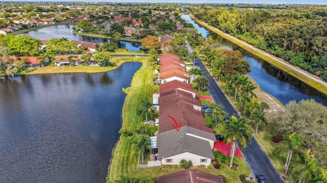 41 Mayfair Lane, Boynton Beach, FL 33426