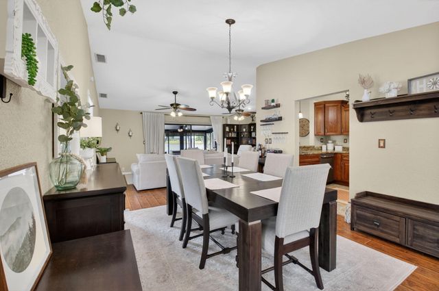 41 Mayfair Lane, Boynton Beach, FL 33426