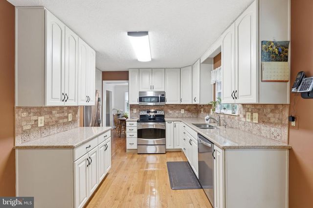 1842 POST OAK TRL, Reston, VA 20191